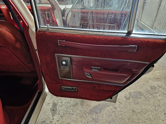 Dodge Le Baron 16 of 19