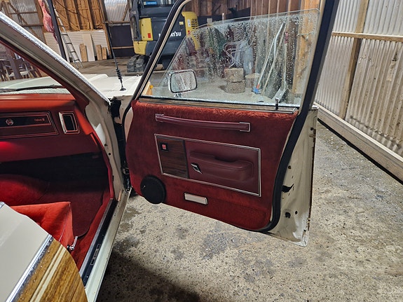 Dodge Le Baron 15 of 19