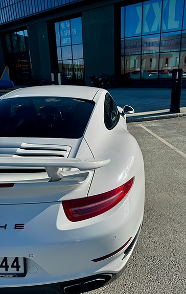 Porsche 911 Turbo 28 of 30