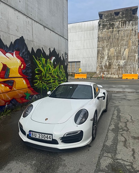 Porsche 911 Turbo 27 of 30