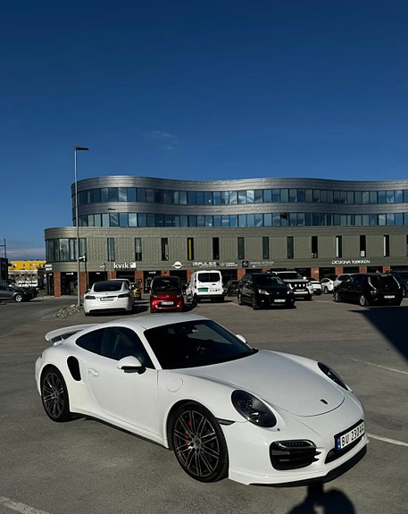 Porsche 911 Turbo 5 of 30