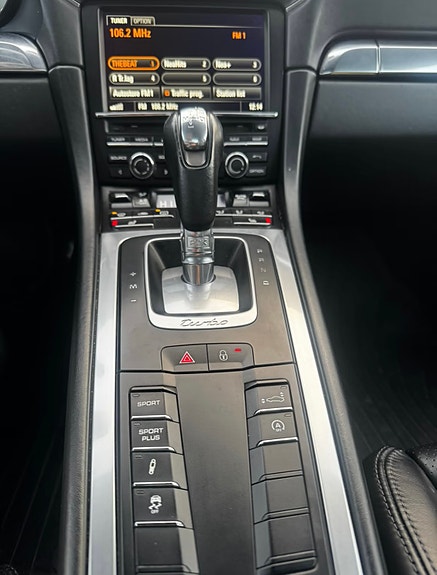 Porsche 911 Turbo 16 of 30
