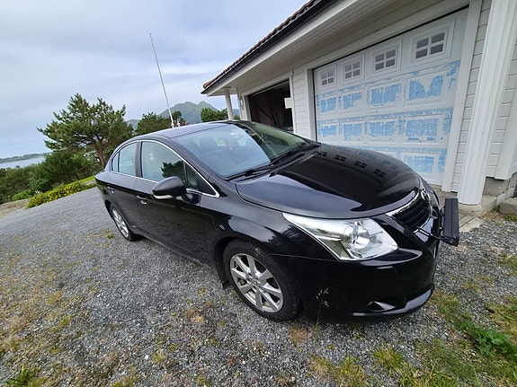 Toyota Avensis 2 of 17