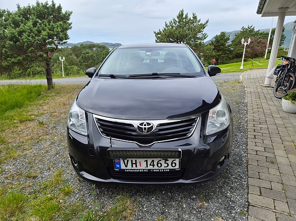 Toyota Avensis 3 of 17