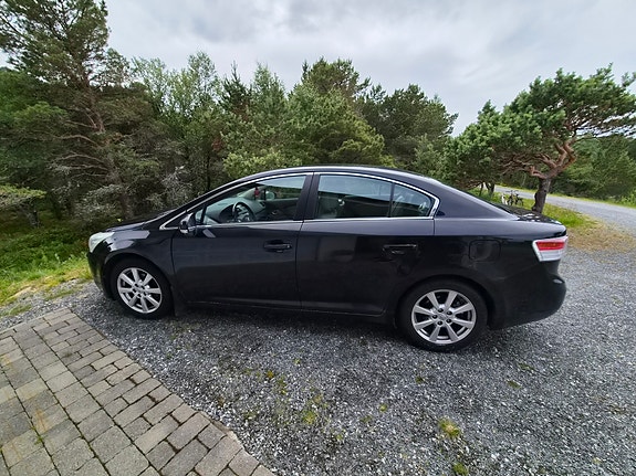 Toyota Avensis 7 of 17
