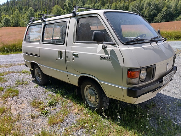 Toyota LiteAce 2 of 7