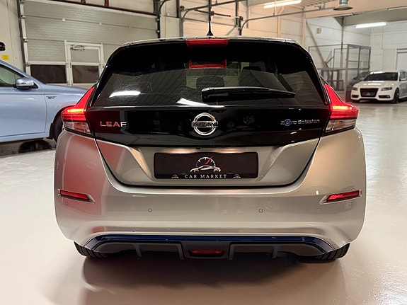 Nissan Leaf 5 of 30