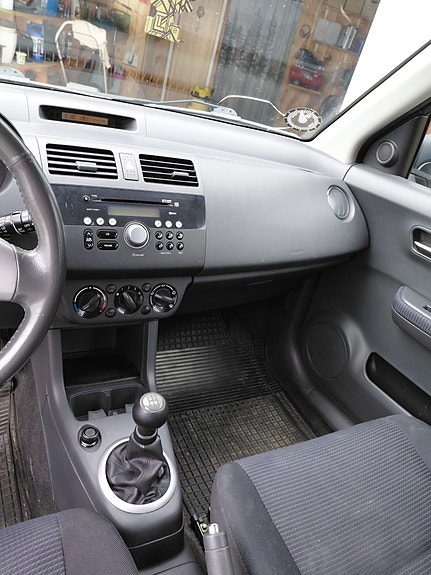 Suzuki Swift 5 of 12
