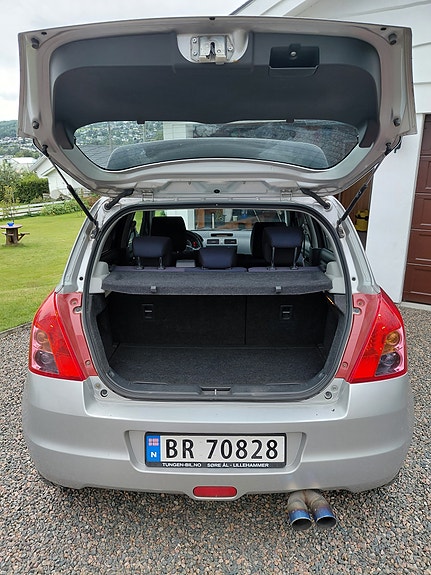 Suzuki Swift 8 of 12