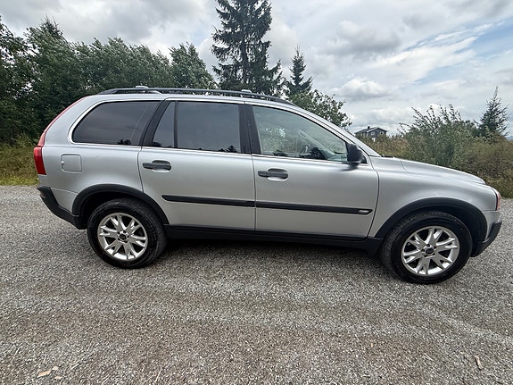 Volvo XC90 14 of 30