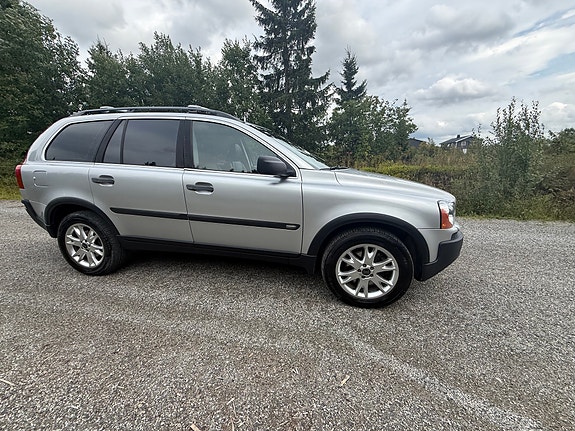Volvo XC90 12 of 30
