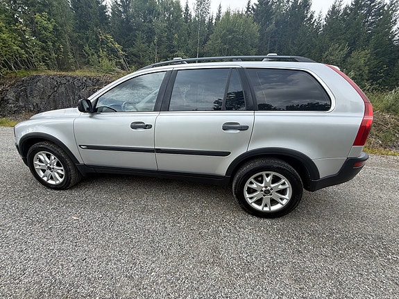 Volvo XC90 26 of 30