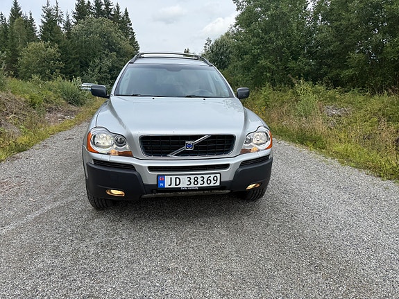 Volvo XC90 6 of 30