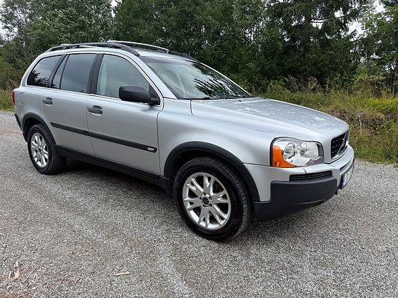 Volvo XC90 11 of 30