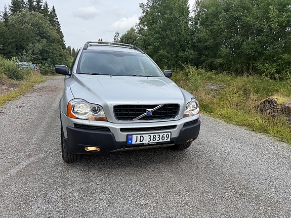 Volvo XC90 7 of 30