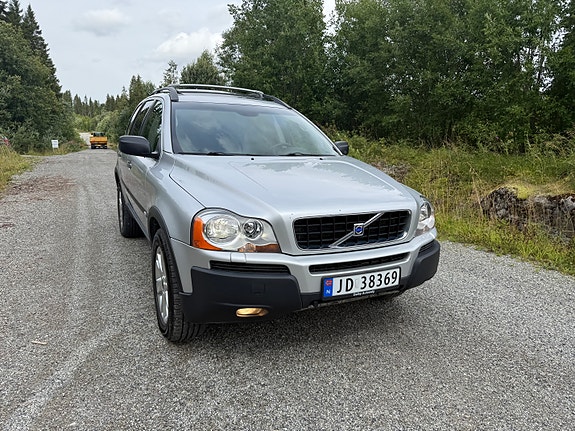 Volvo XC90 8 of 30