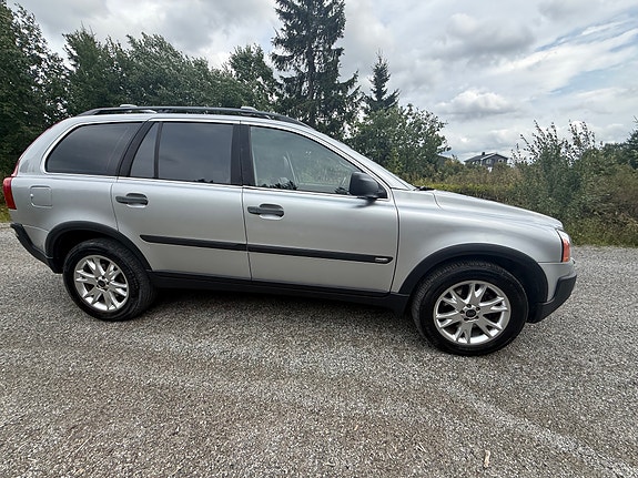 Volvo XC90 13 of 30