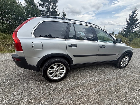 Volvo XC90 16 of 30