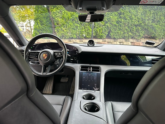 Porsche Taycan 4 18 of 30