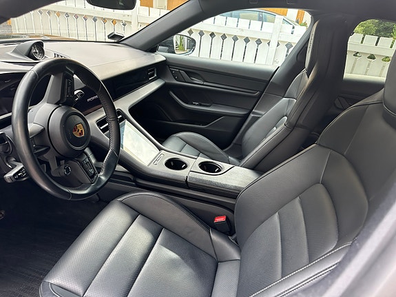 Porsche Taycan 4 19 of 30