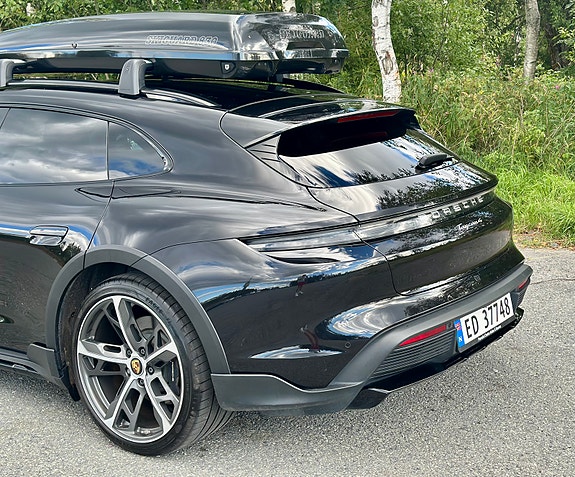 Porsche Taycan 4 8 of 30