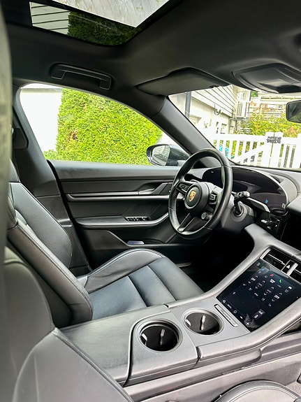 Porsche Taycan 4 20 of 30