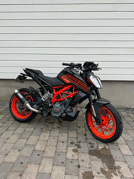 KTM 125 Duke 2 of 18