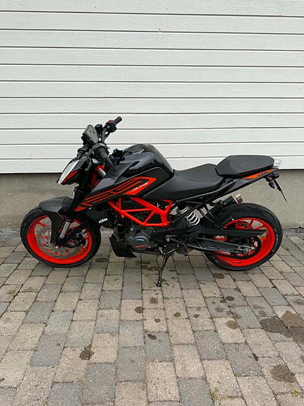 KTM 125 Duke 9 of 18
