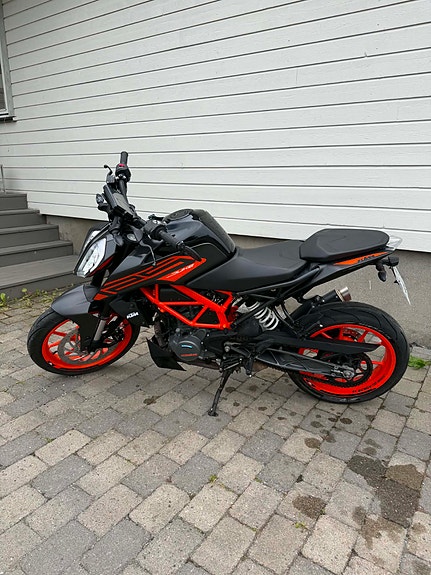 KTM 125 Duke 7 of 18