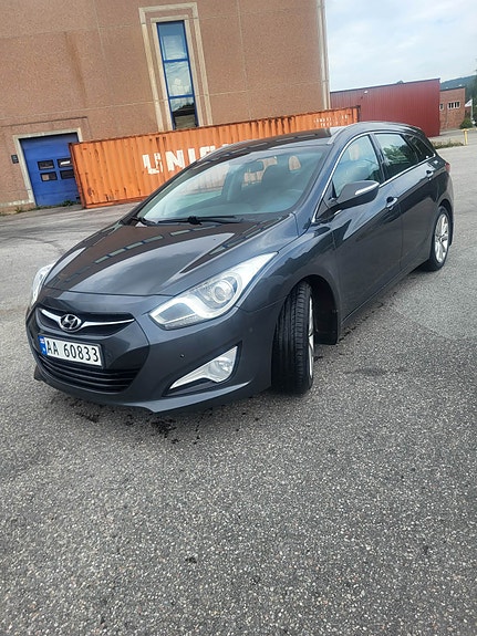 Hyundai i40 2 of 10
