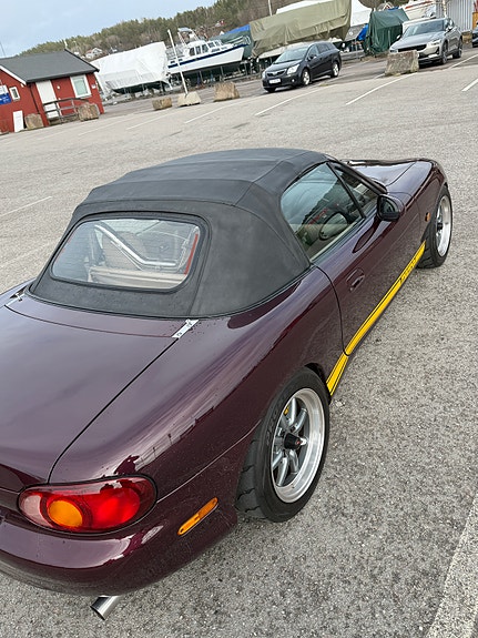 Mazda MX-5 8 of 15