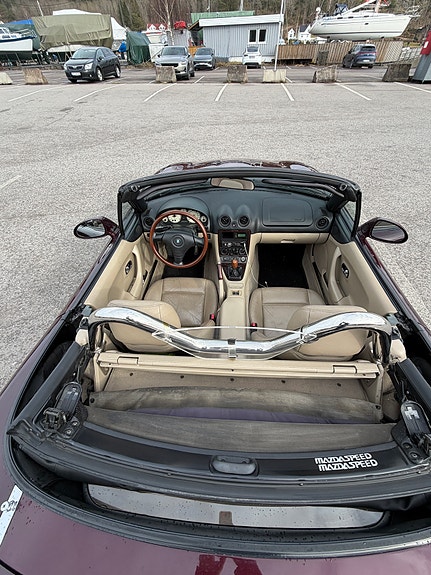 Mazda MX-5 9 of 15