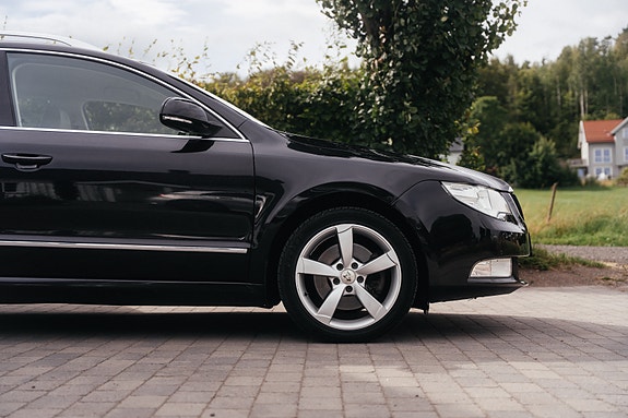 Skoda Superb 7 of 30