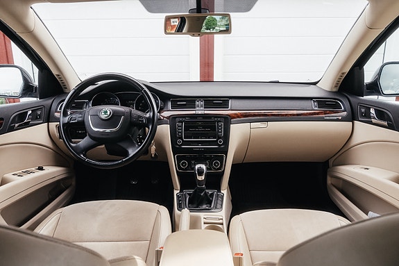 Skoda Superb 22 of 30
