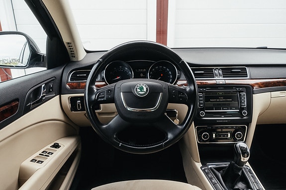 Skoda Superb 23 of 30