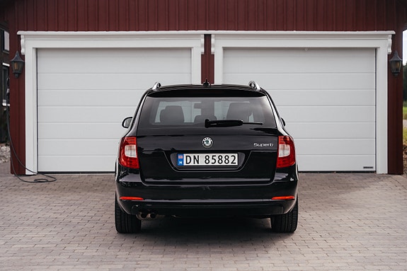 Skoda Superb 17 of 30