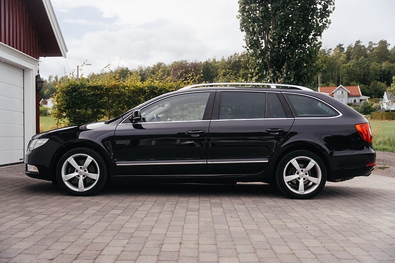 Skoda Superb 18 of 30