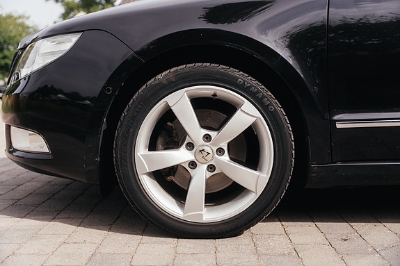 Skoda Superb 12 of 30