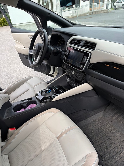 Nissan Leaf 20 of 20