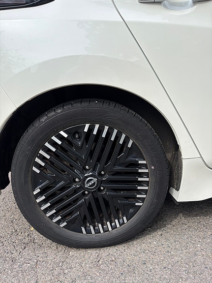 Nissan Leaf 13 of 20