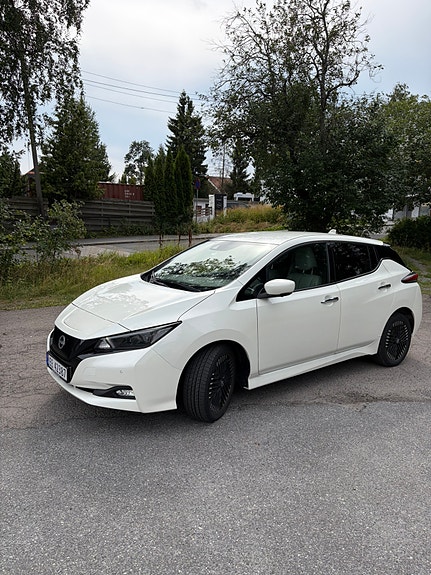 Nissan Leaf 10 of 20