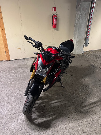 Suzuki GSX-S 1000 3 of 8