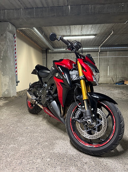 Suzuki GSX-S 1000 4 of 8