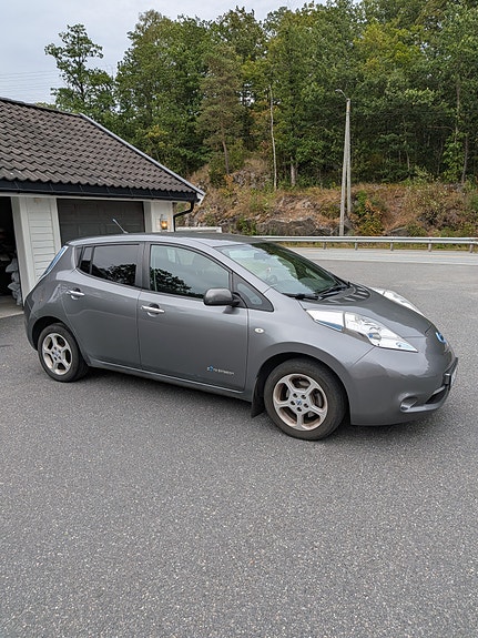 Nissan Leaf 5 of 9