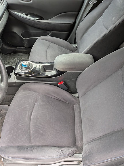 Nissan Leaf 3 of 9