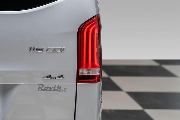 Mercedes-Benz Vito 119 11 of 30