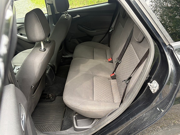 Ford Focus 12 of 24