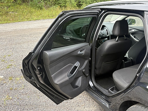 Ford Focus 11 of 24