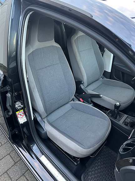 Volkswagen UP! 13 of 27