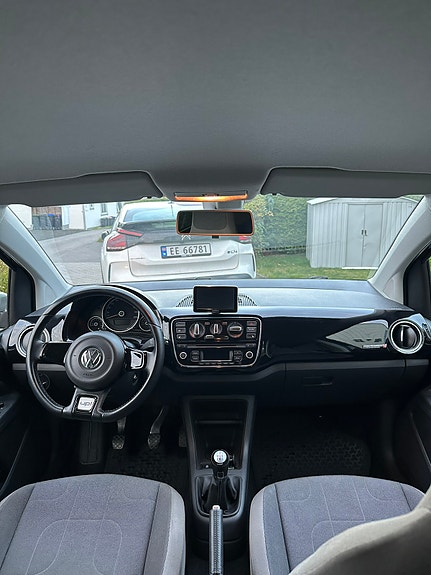 Volkswagen UP! 14 of 27